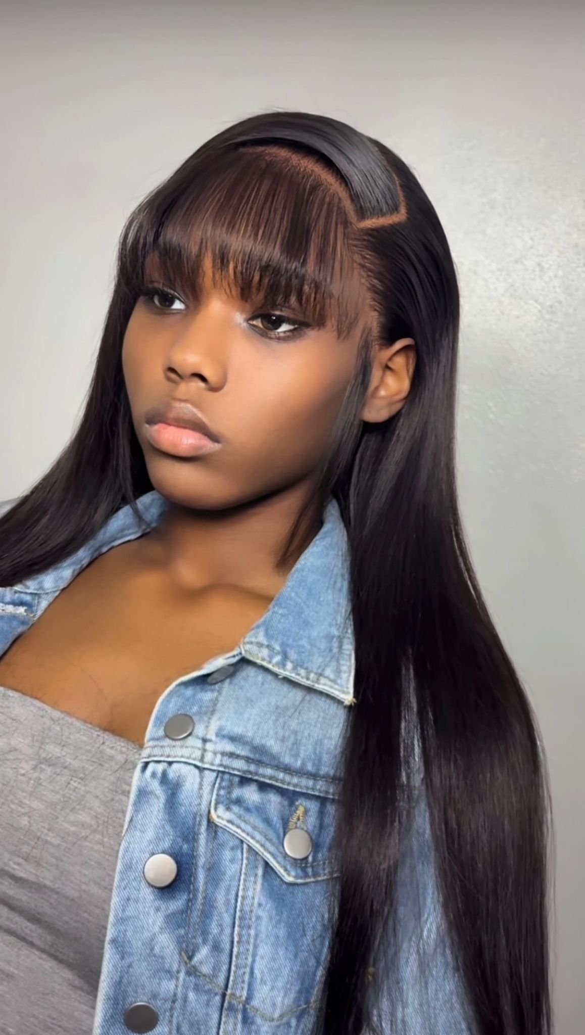 side-part-or-middle-part-style